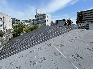 屋根材の施工